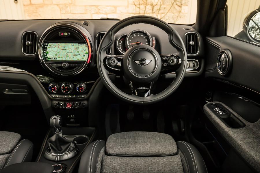 Торпедо Mini Cooper D Countryman 2017 года  (UK) (фото 5 из 29)